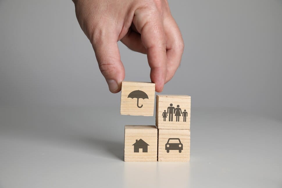 6 Top Benefits of Bundling Home and Auto Insurance
